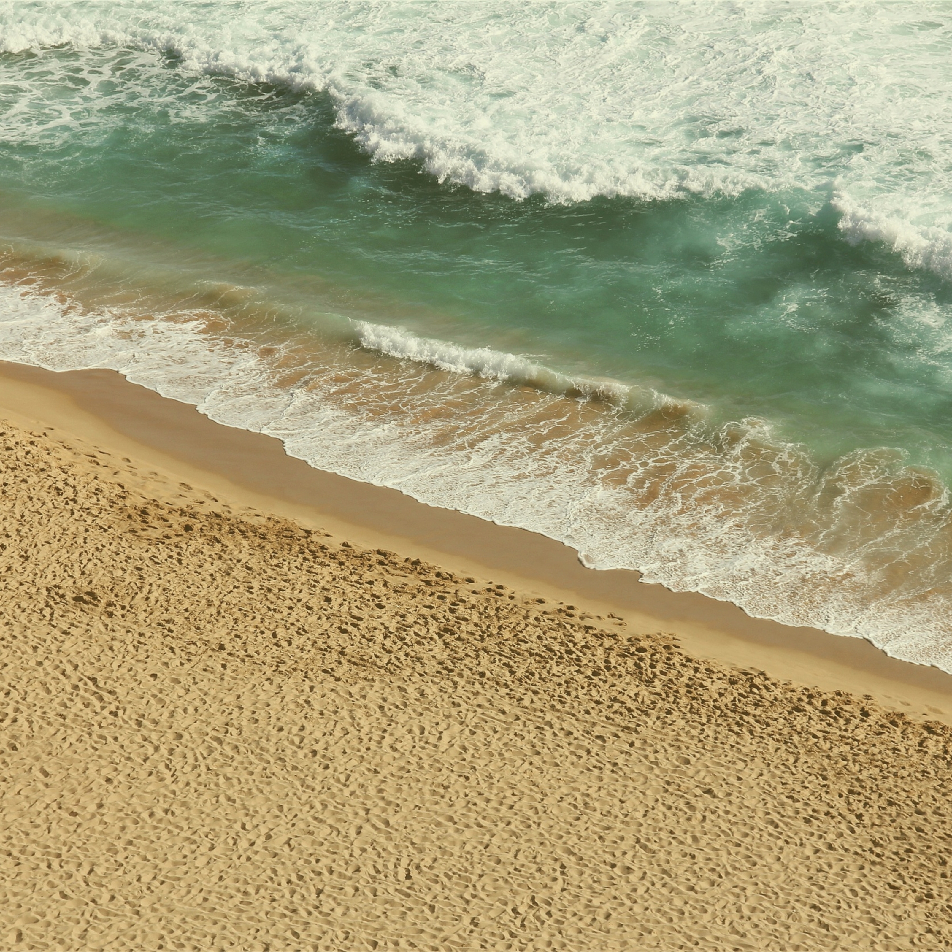 Beach Shore Ocean Waves Water iPad Wallpaper