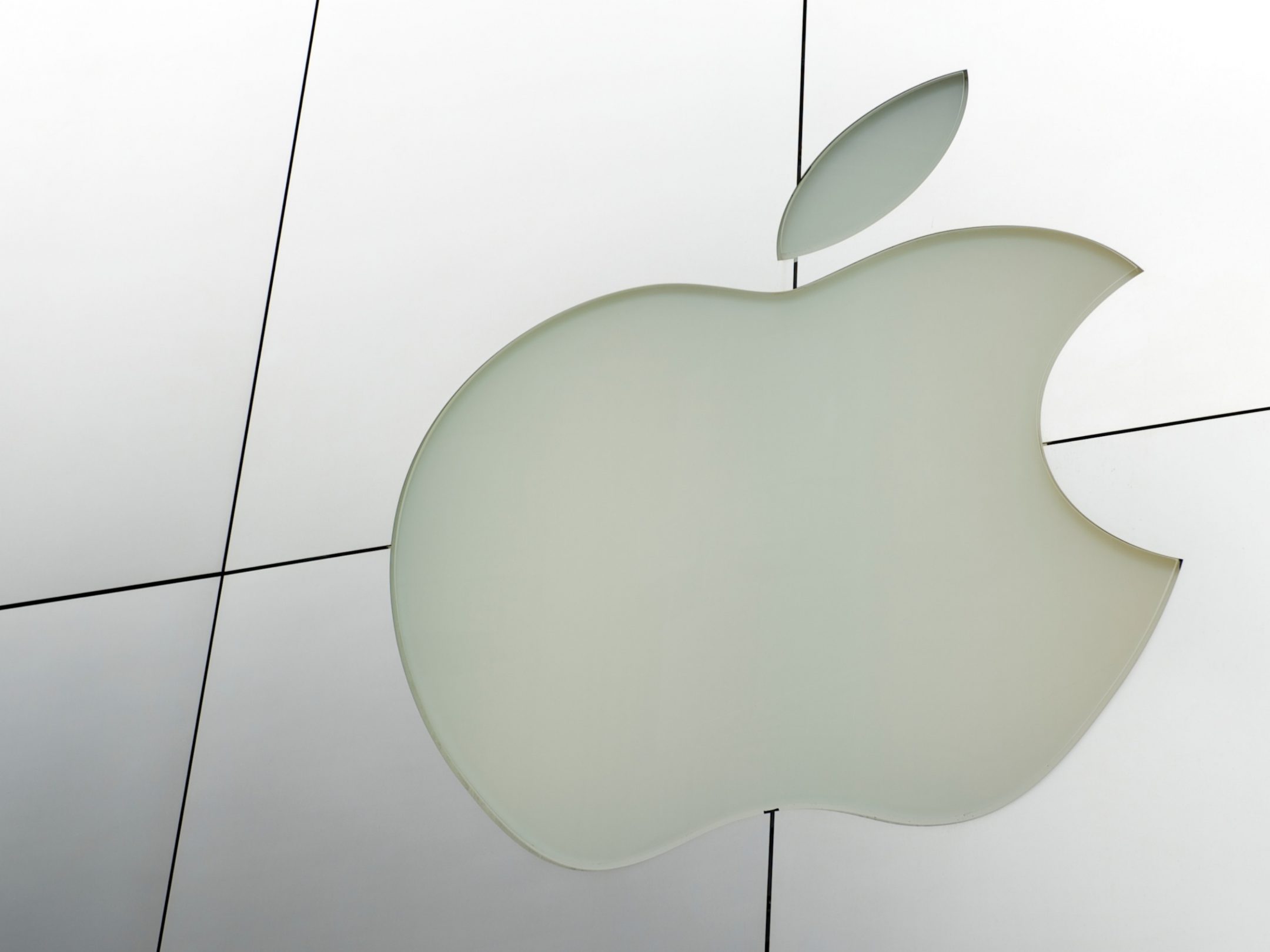 2160x1620 iPad wallpaper 4k Silver Apple Building iPad Wallpaper 2160x1620 pixels resolution