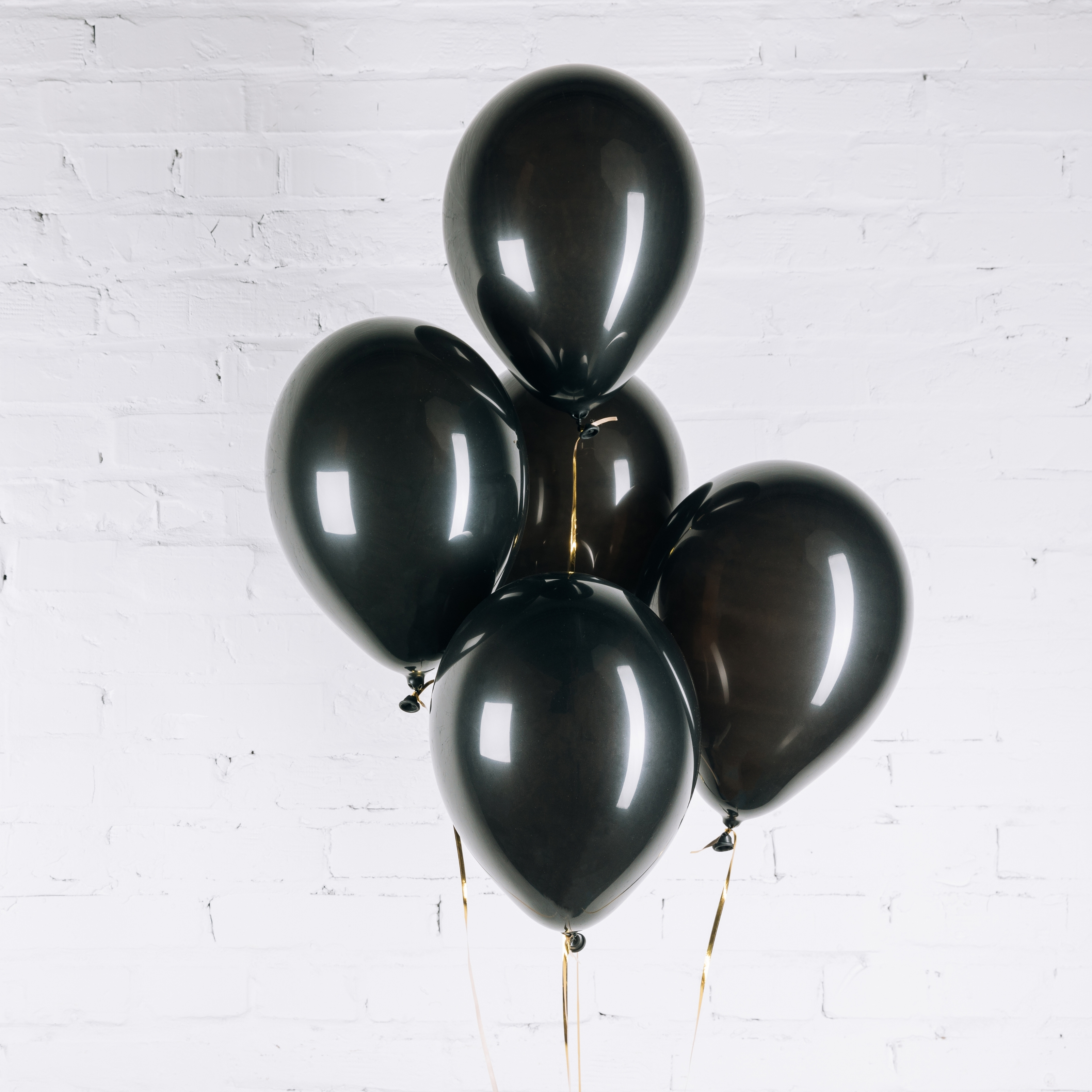 iPad Wallpapers Black Balloons White Background iPad Wallpaper 3208x3208 px