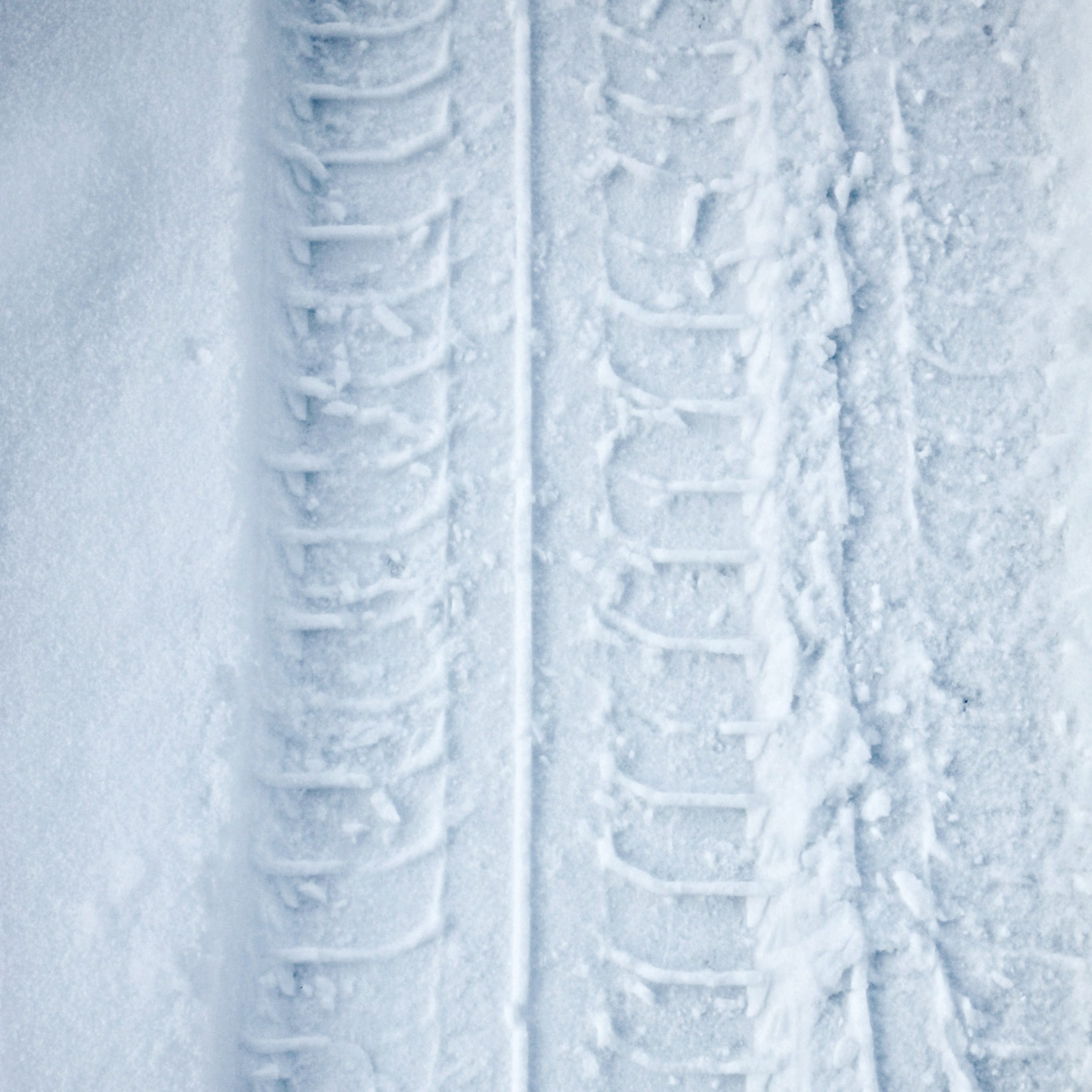 iPad Pro 12.9 wallpapers Tyre Track Snow Winter iPad Wallpaper
