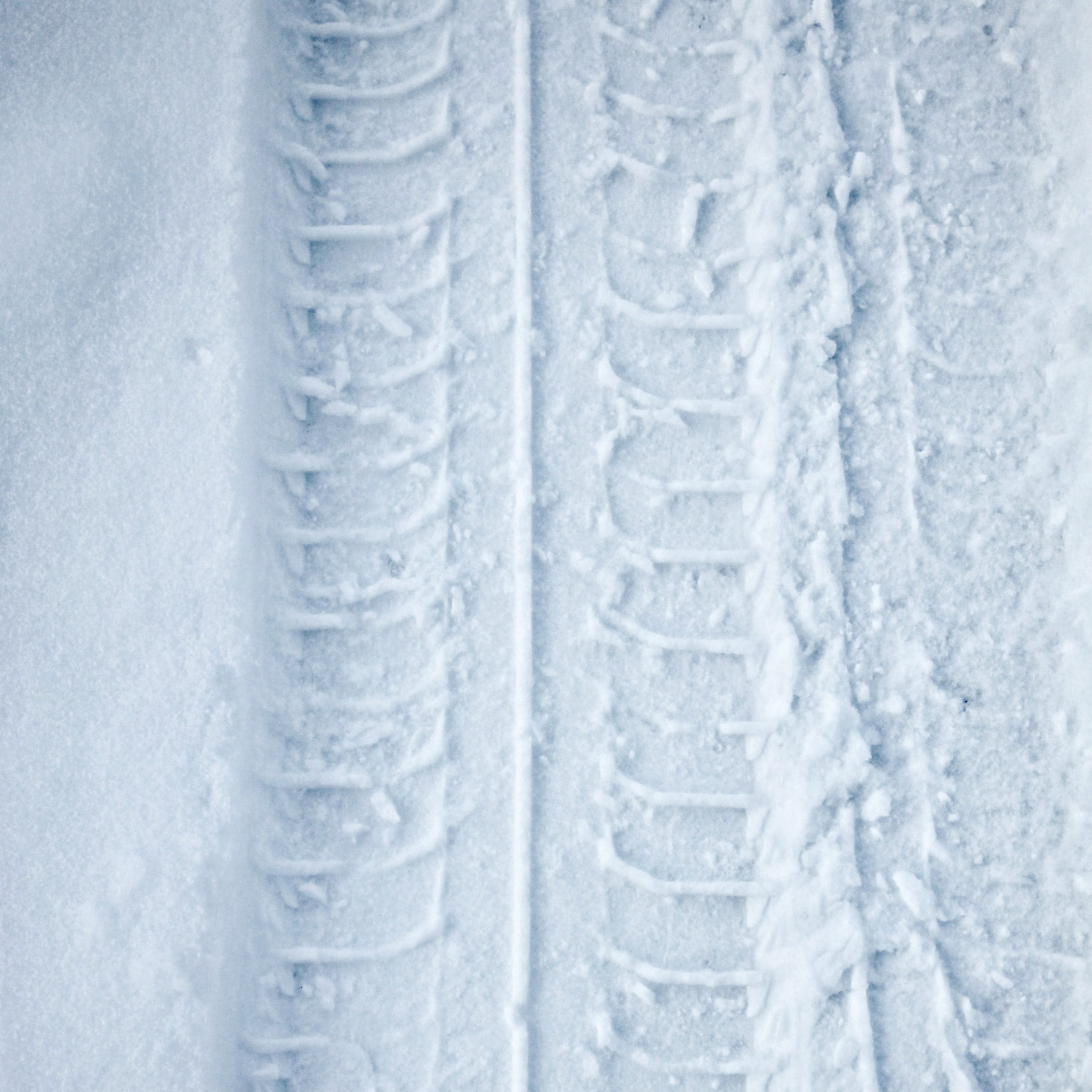 2780x2780 Parallax wallpaper 4k Tyre Track Snow Winter iPad Wallpaper 2780x2780 pixels resolution