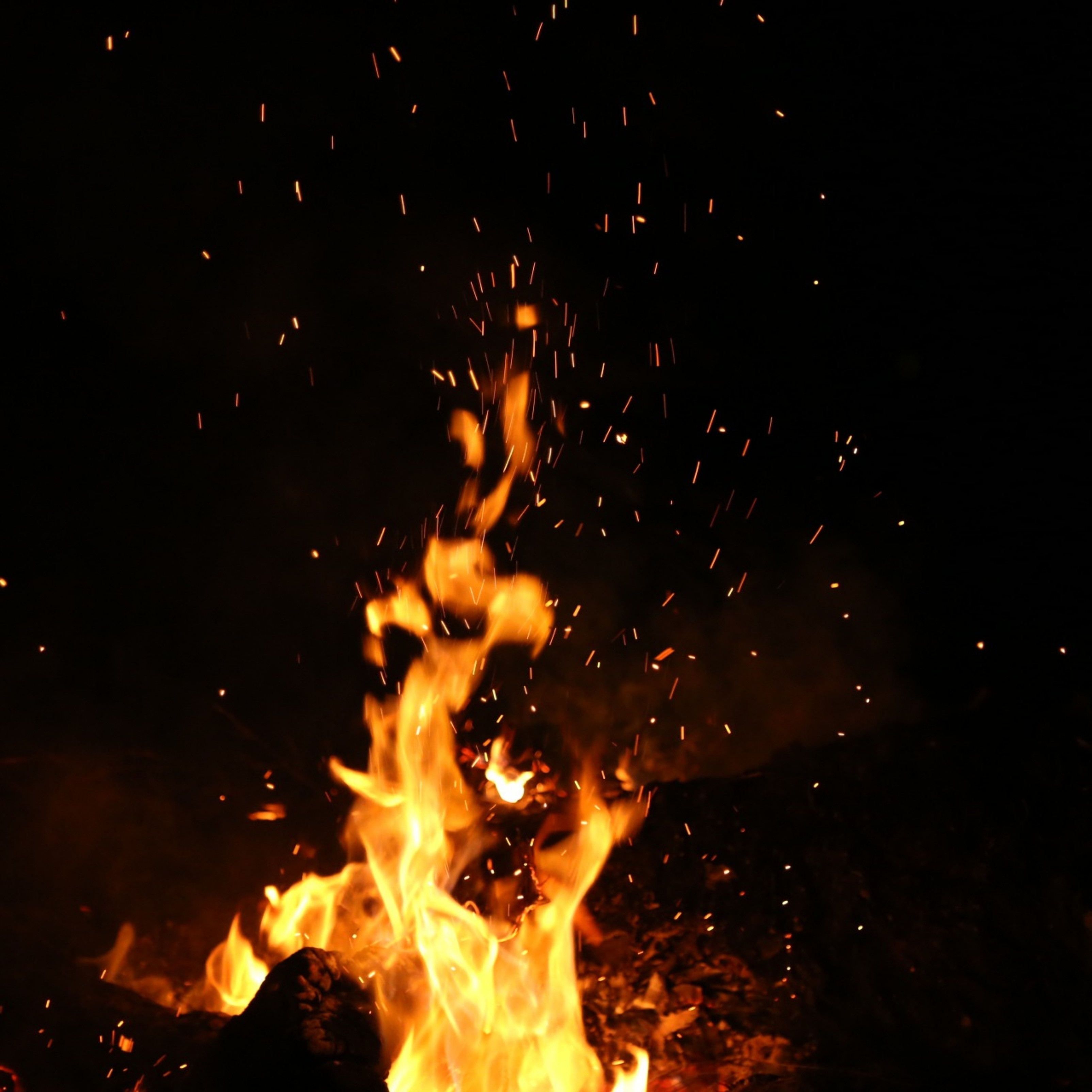 Wallpaper Fire in The Middle of The Dark, Background - Download Free Image