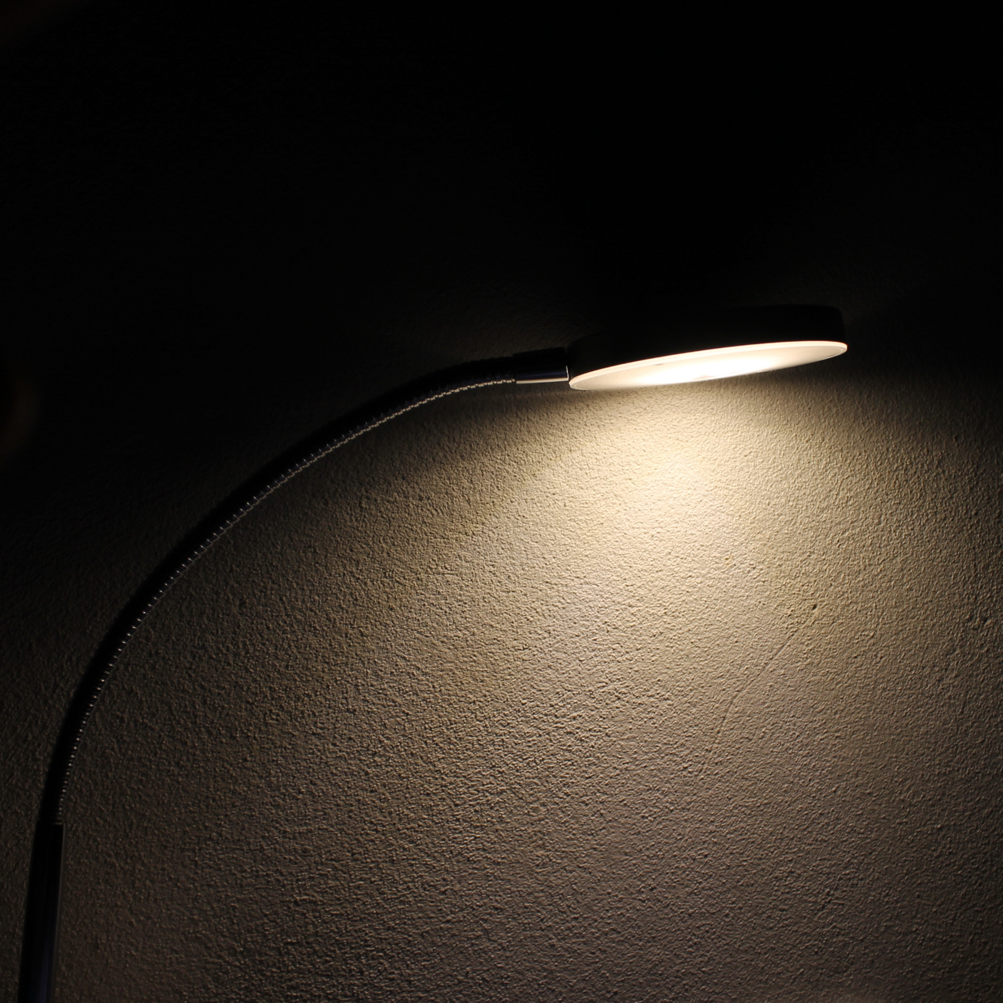 Dark Desk Lamp Light Shadow iPad Wallpaper