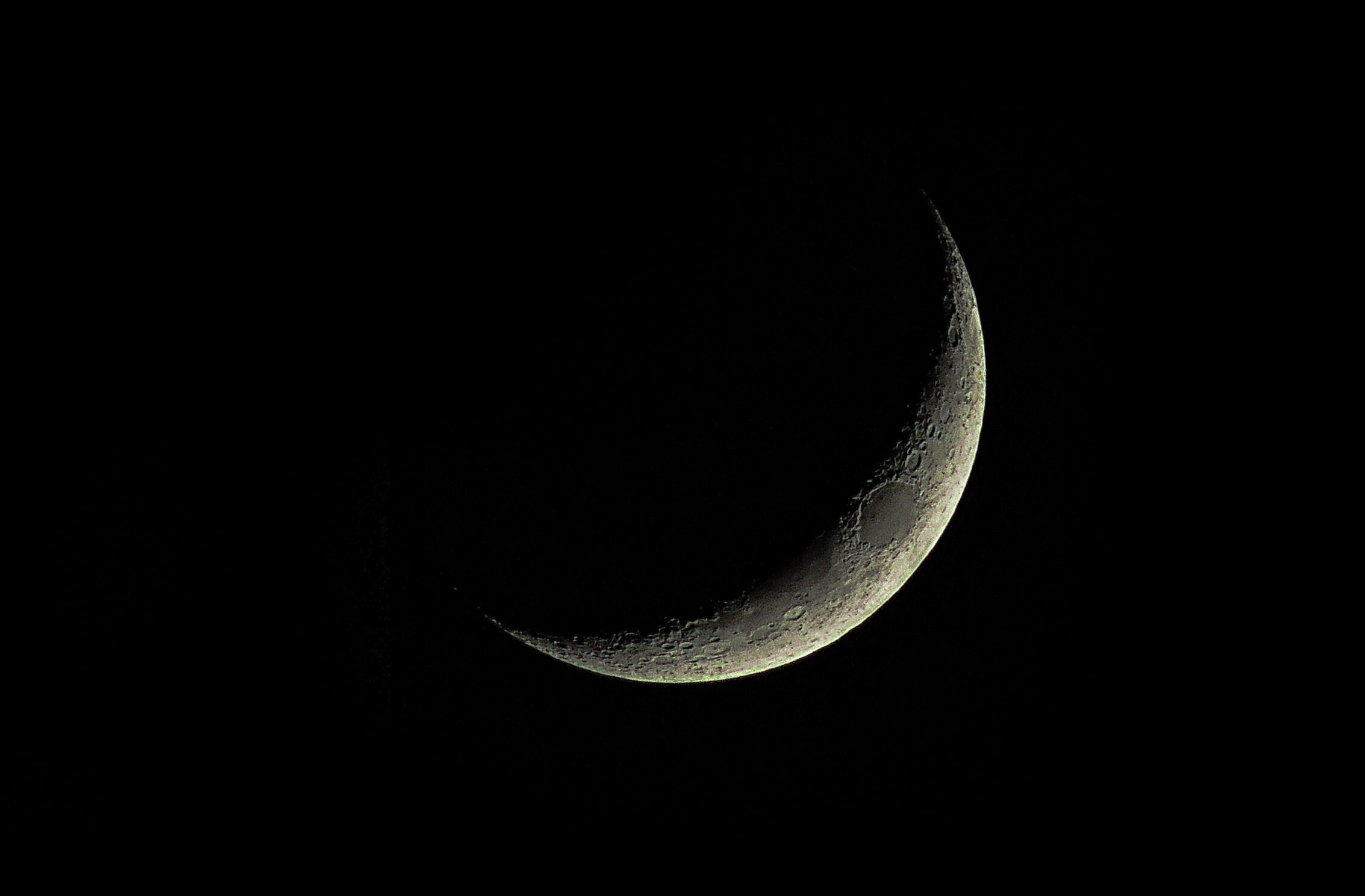 2266x1488 wallpaper Dark Moon Crescent Luna Space iPad Wallpaper 2266x1488 pixels resolution