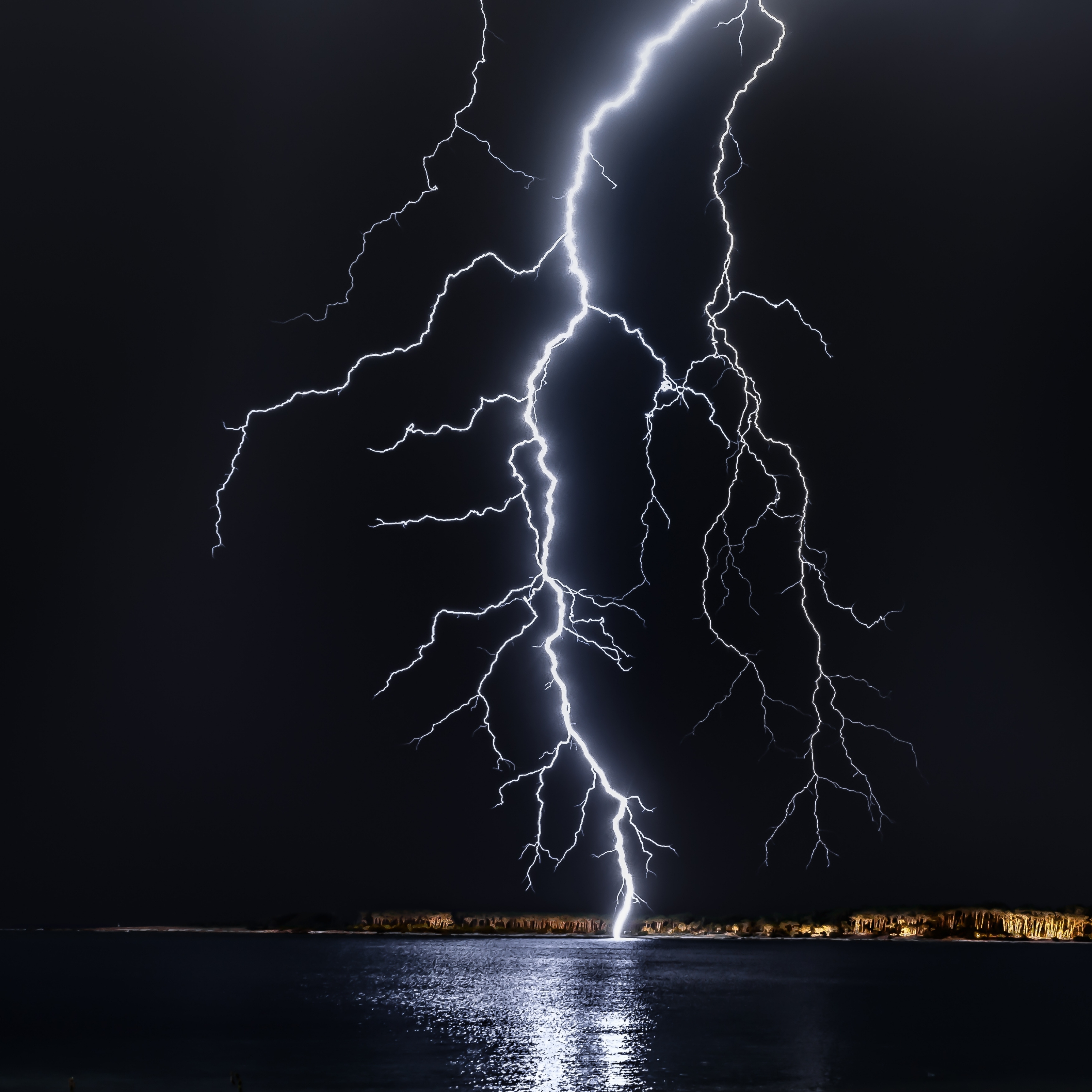 Lightning Night Dark Cool iPad Wallpaper